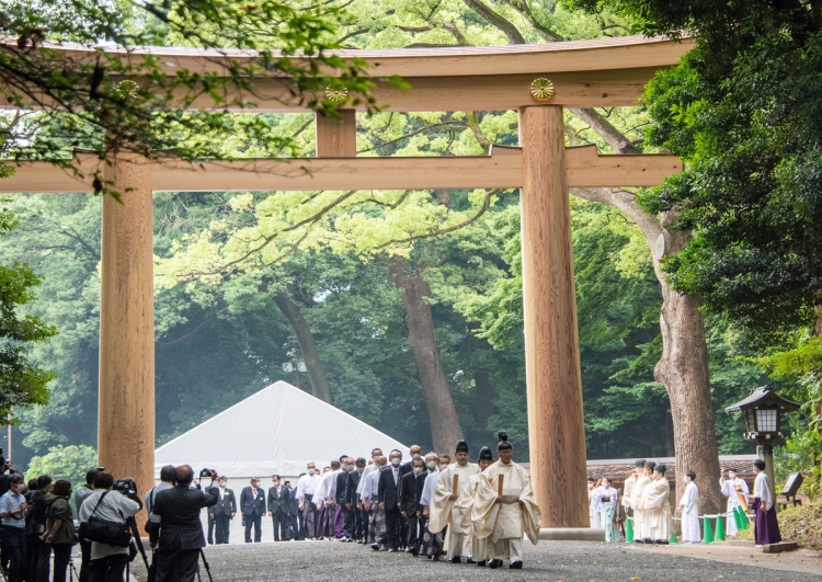 ・南参道鳥居竣功「現代技術による伝統の創作」