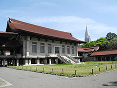 Meiji Jingu Treasure Museum: located at the north  part of the precinct, designated as the National Cultural Property in 2011.