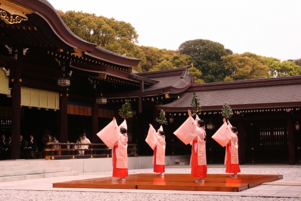 ■４月１１日に昭憲皇太后祭が行われました