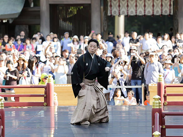 11月2日（木）11:45　邦楽邦舞　神前舞台