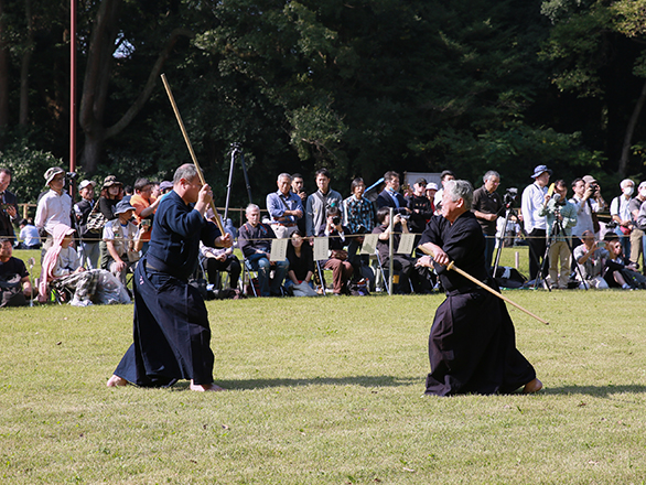 11月3日（祝）10:30　古武道大会　西参道沿芝地